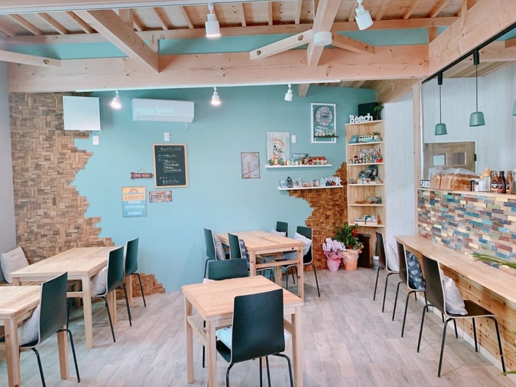 Kitchen&Coffee BEE店内