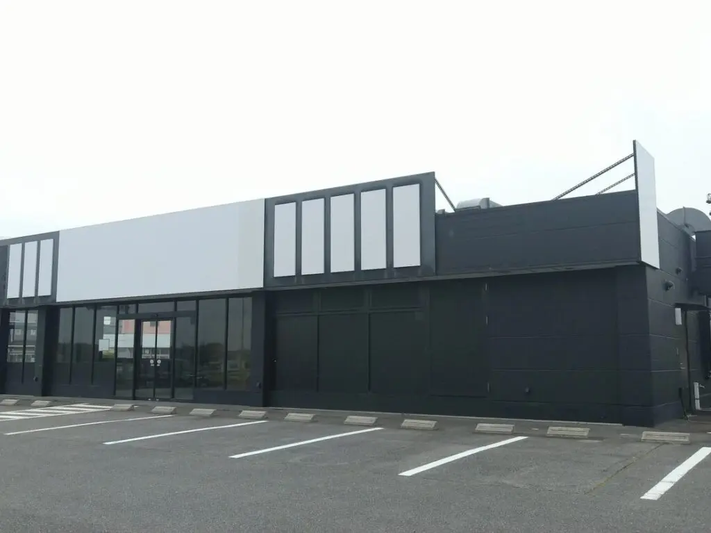 町田商店　四日市インター店